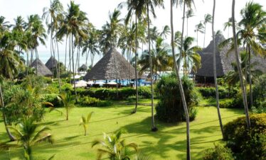 Embark on a Kenya/Zanzibar HONEYMOONERS Safari